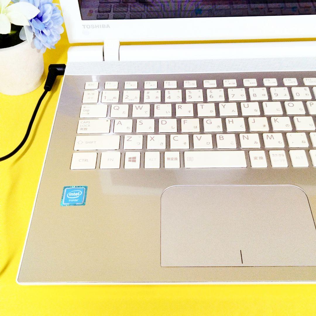 すぐ使える♪薄型✨サテンゴールドノートパソコン カメラ付き　初心者におすすめ✨