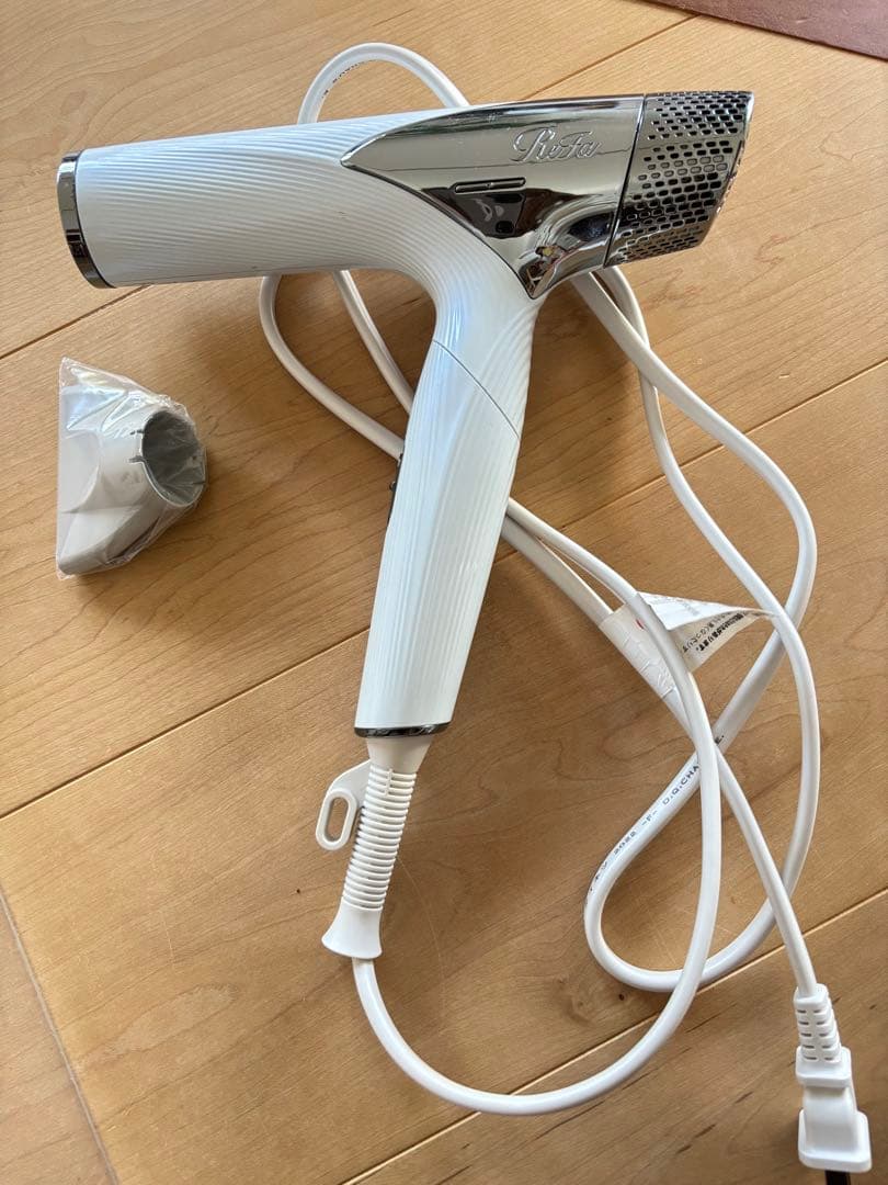 ジャンク品　Refe ドライヤー　2023年製