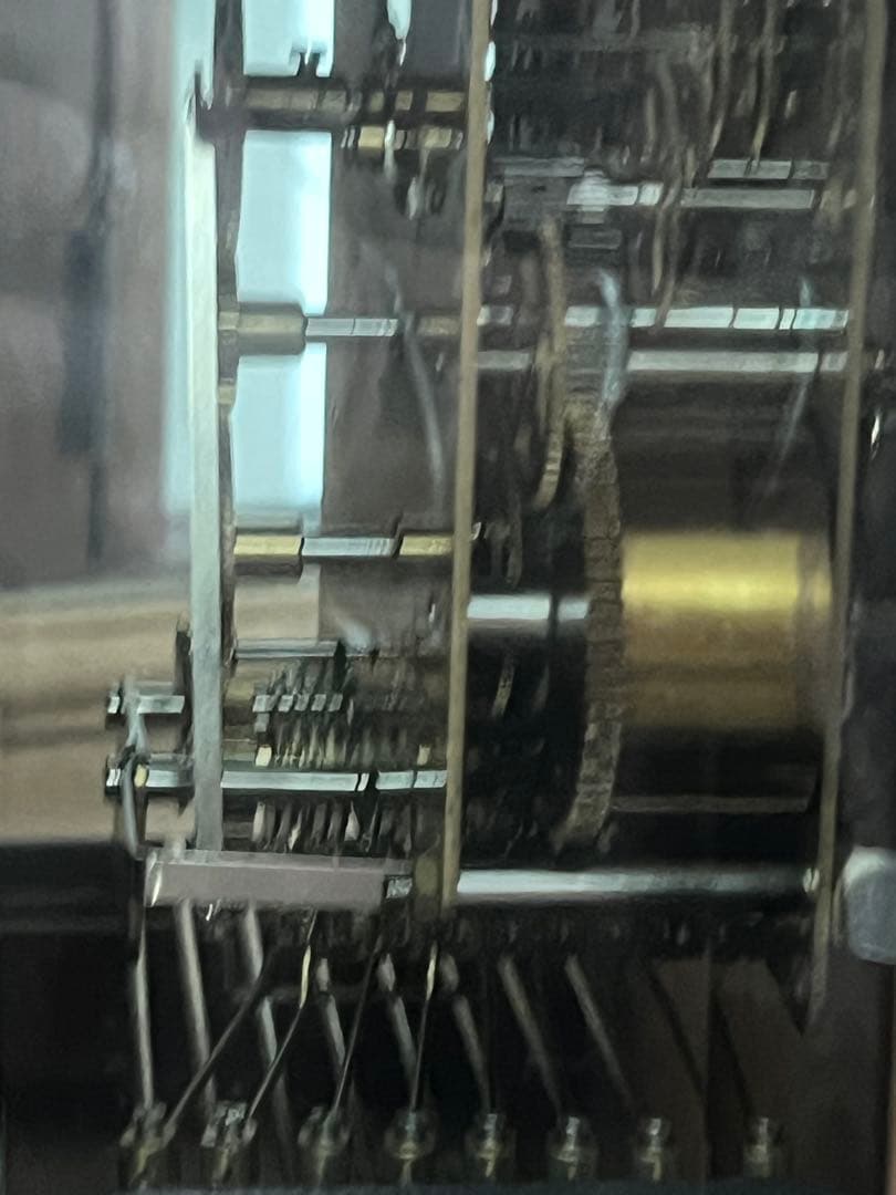 Amana 装飾的な木製置時計