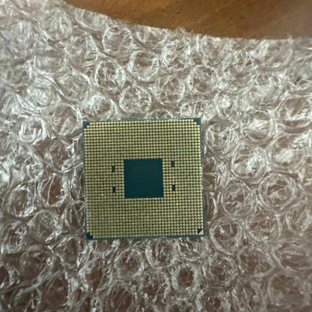 AMD Ryzen 7 3700X CPU 本体