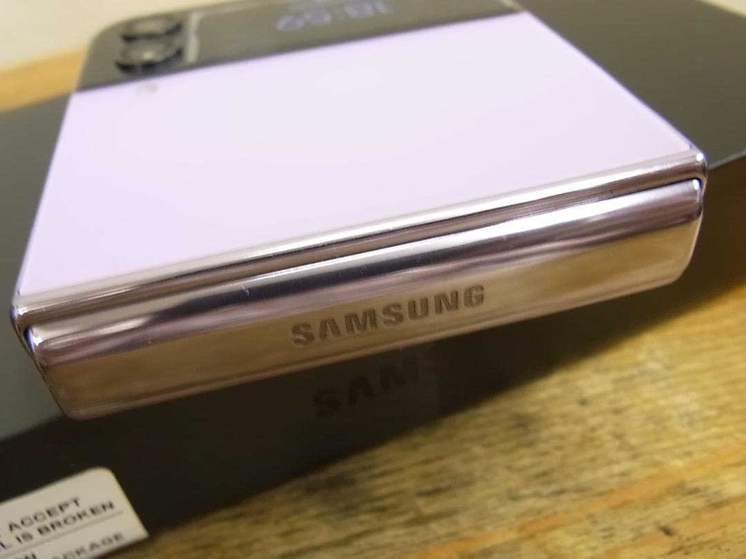 Samsung Galaxy Z Flip 4 5G SM-F7210 香港版