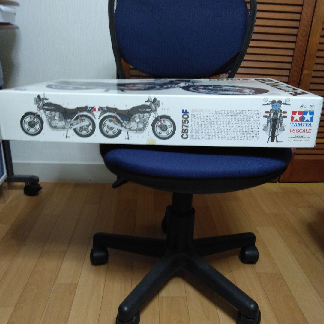プロフ必読お願いします。HONDA CB750F1／6スケールプラモデル。