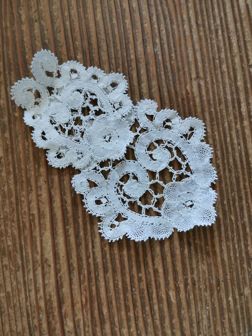 アンティーク フランス購入 レイヤーレースジャボ 二重繋ぎ 一重のポワンドローズ