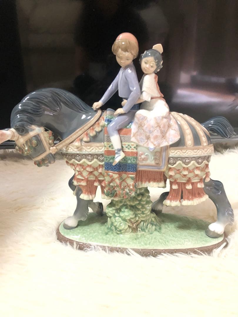 未使用・箱入。 陶器 置物　LLADRO（リヤドロ）サンホセのお祭り