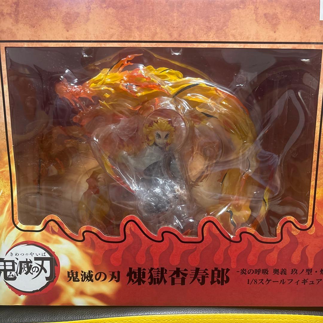 鬼滅の刃 煉獄杏寿郎 1/8スケールフィギュア