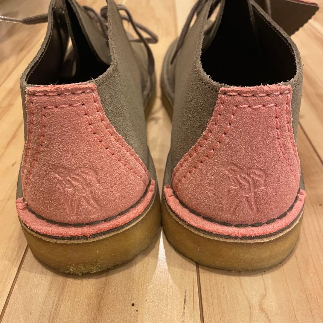 【激レア】　CLARKS ピンク/シャンパーニュ　モカシン　チャッカ　クラークス