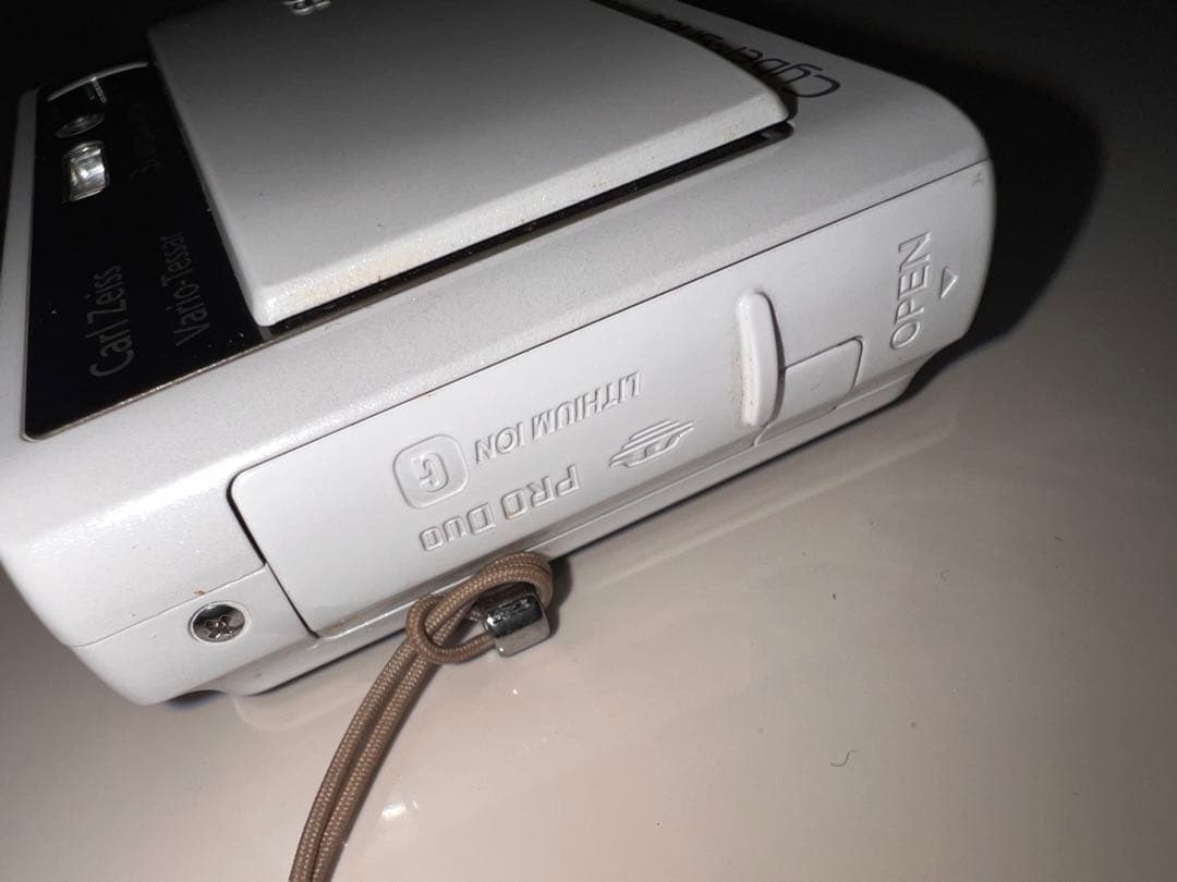 SONY デジタルカメラ Cyber-shot ソニー DSC-T20 本体のみ