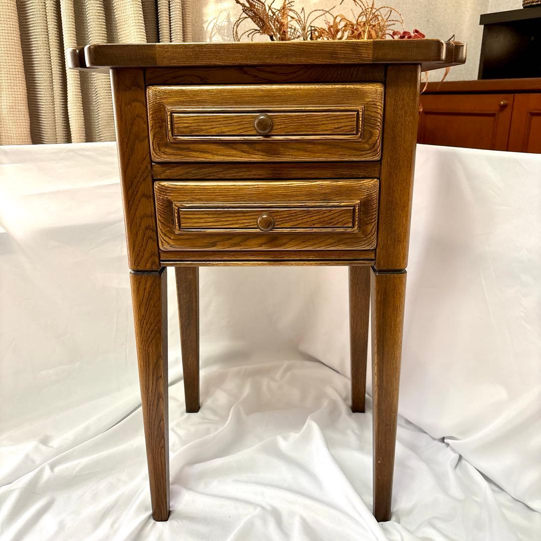 イタリアGiglio社　マホガニー木製サイドテーブル ガラス天板　2つ引き出し