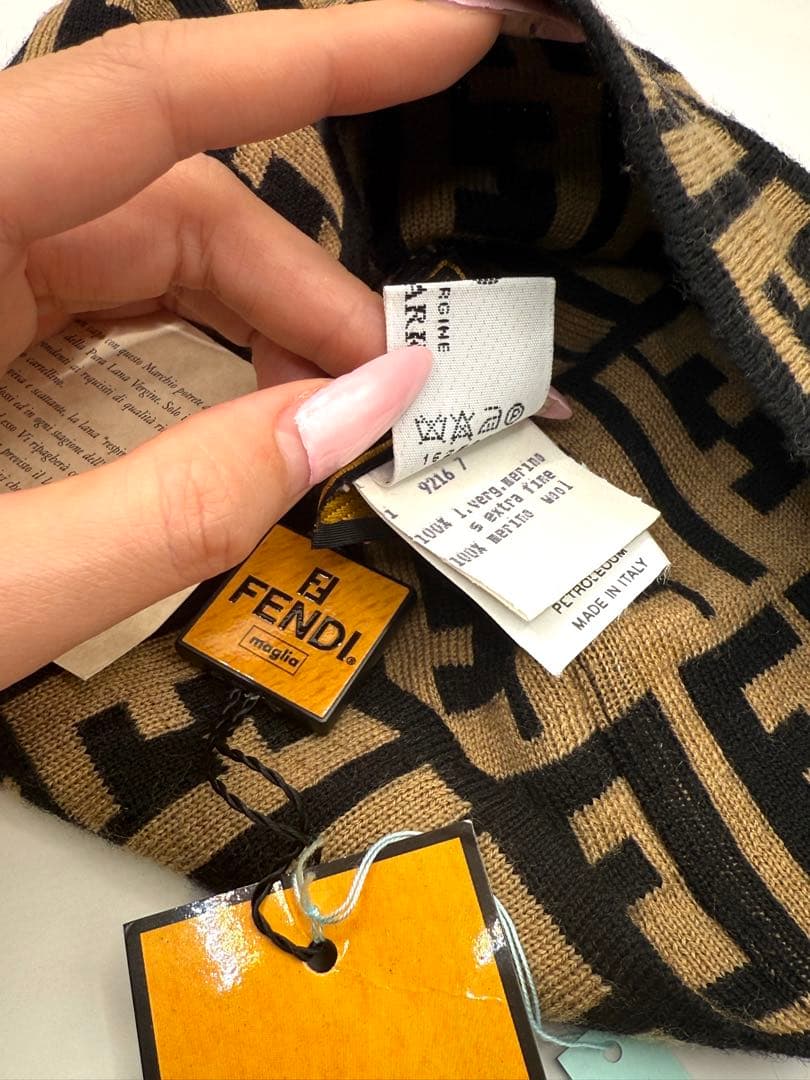 FENDI ズッカ柄 ニット帽 ウールマーク ブラウン
