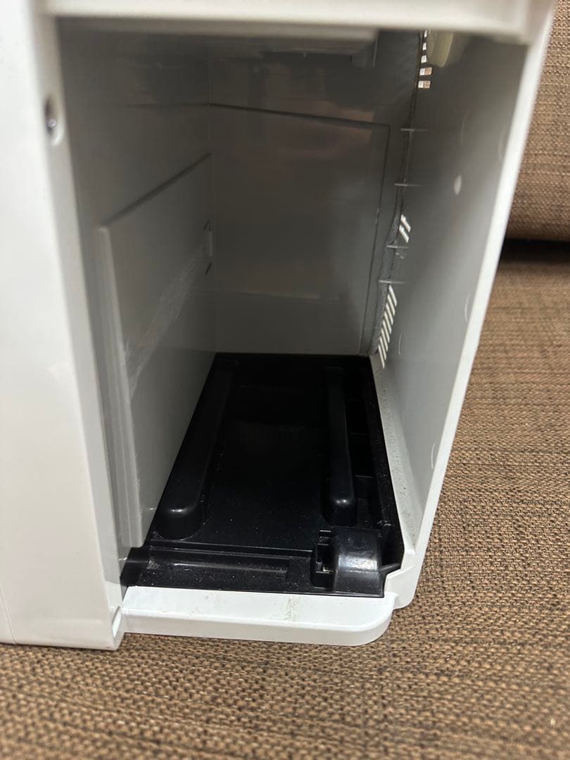 ⑧ 三菱　衣類乾燥除湿機 SARARI MJ-M100RX 2020年製