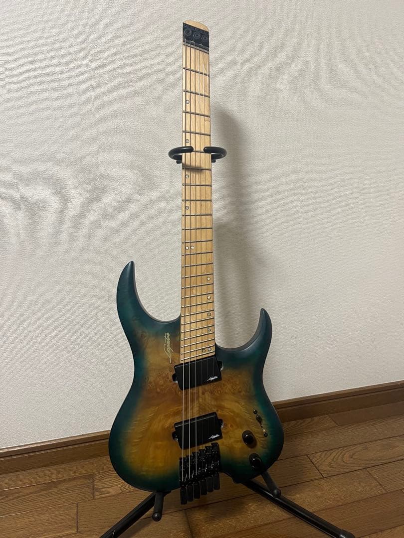 Legator ヘッドレス　エレキギター　6弦