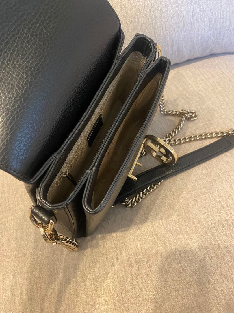 Gucci ブラックレザー ショルダーバッグ