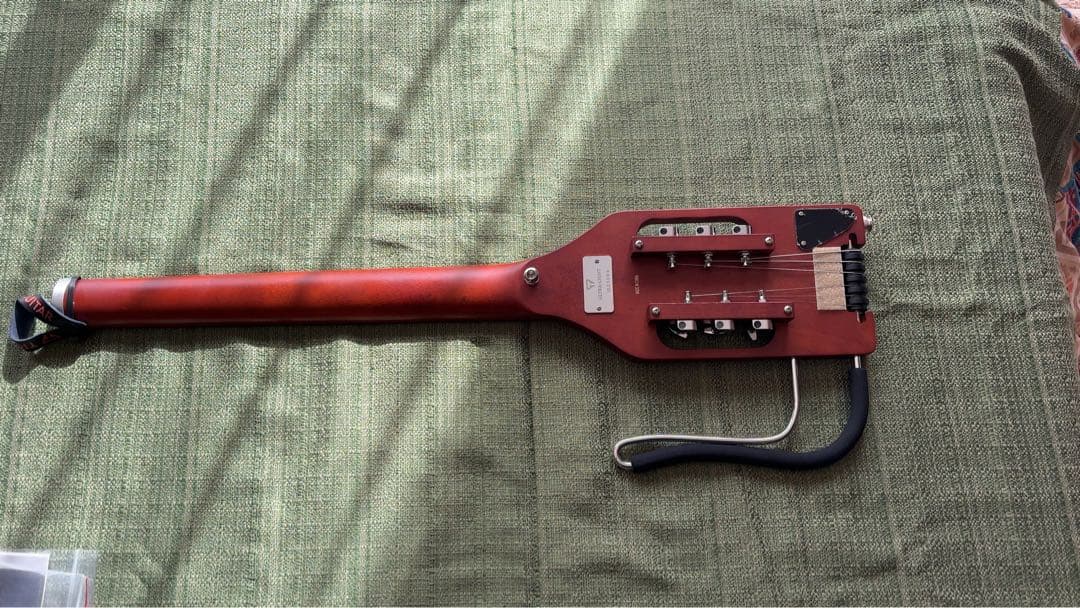 Traveler Guitar Ultra-Light ブラウン　【値下げ】