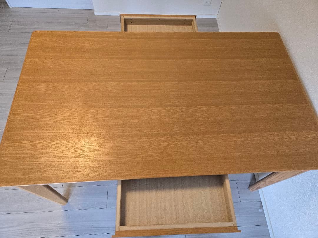 ニトリ　ダイニングテーブル　ロレイン5H 135