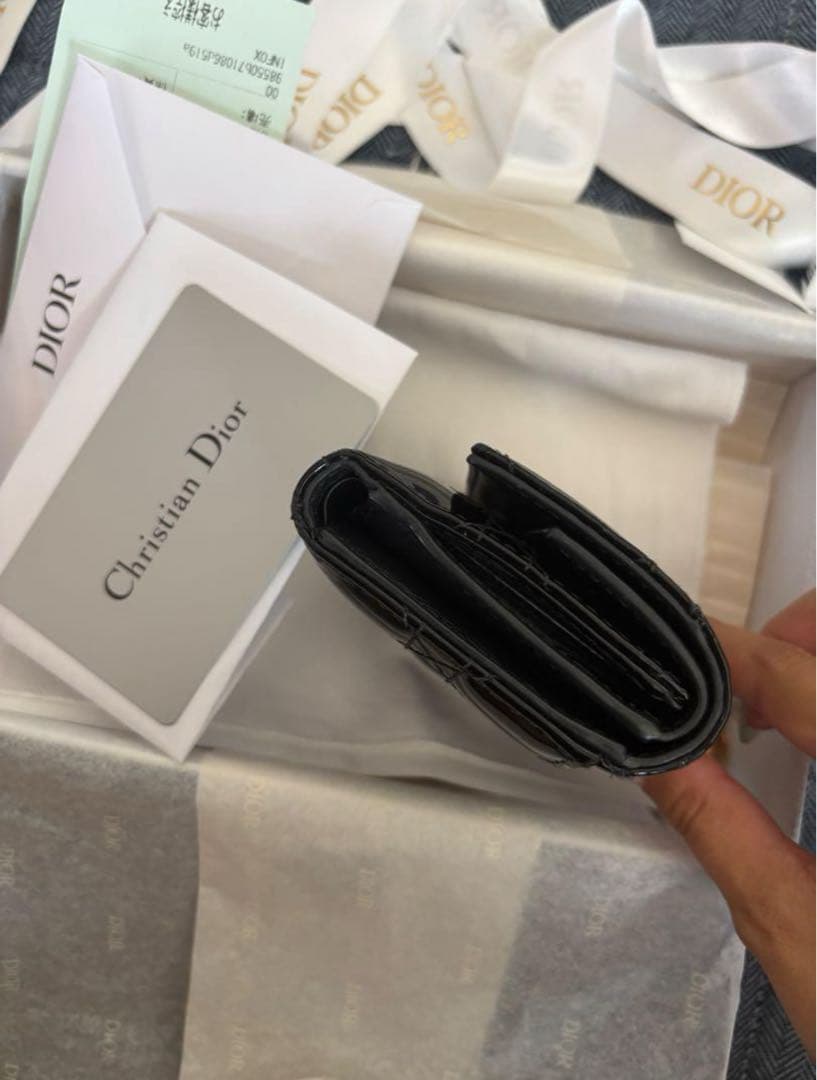 Lady Dior ロータスウォレットカナージュ パテントカーフスキン財布