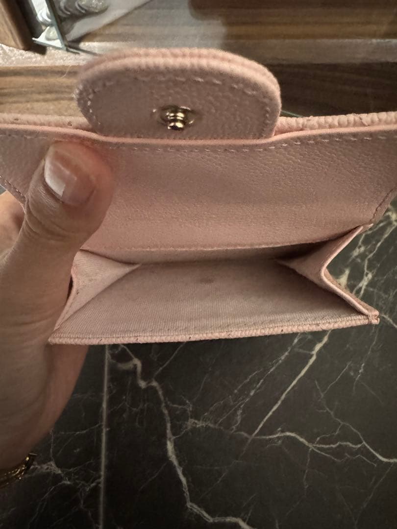 CHANEL ピンク ラムスキン三つ折り財布