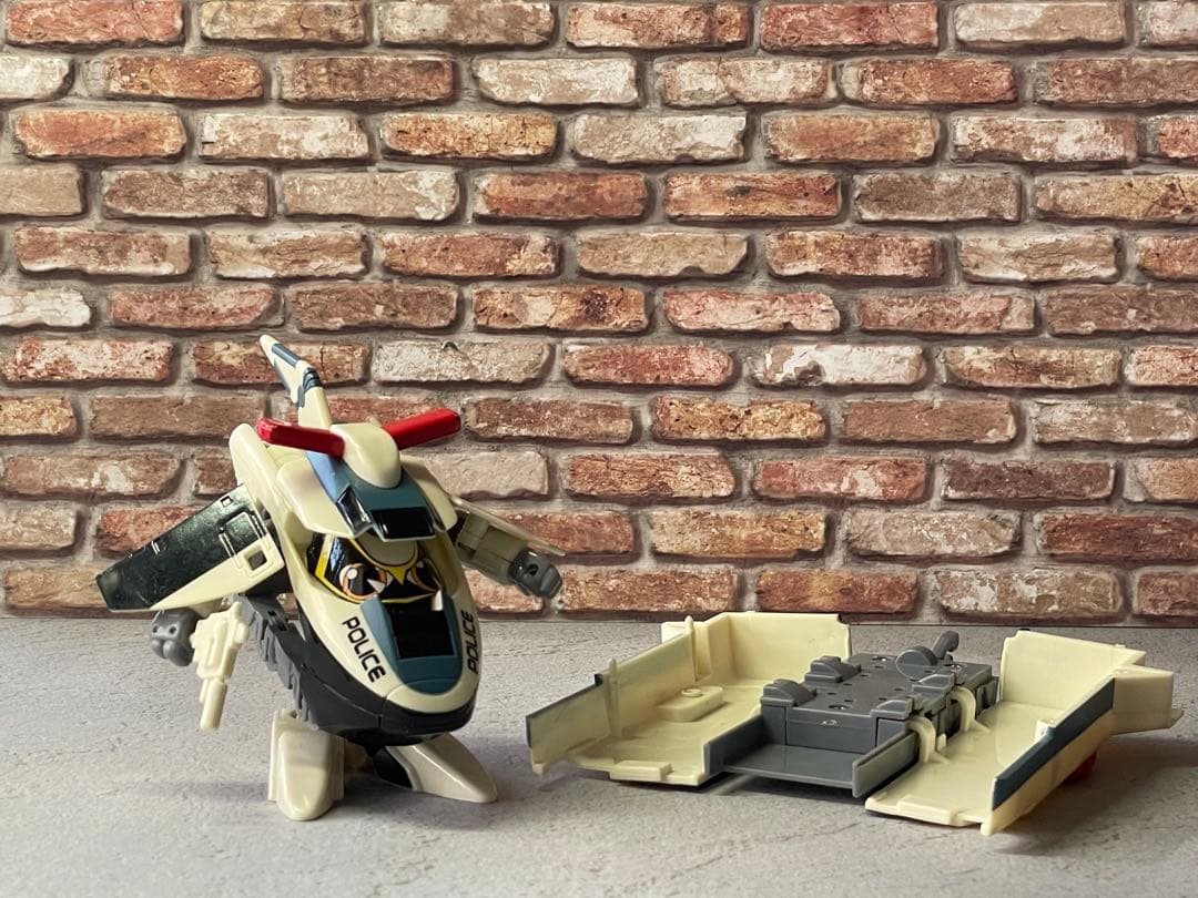 超特急ヒカリアン ポリスウィン トミー