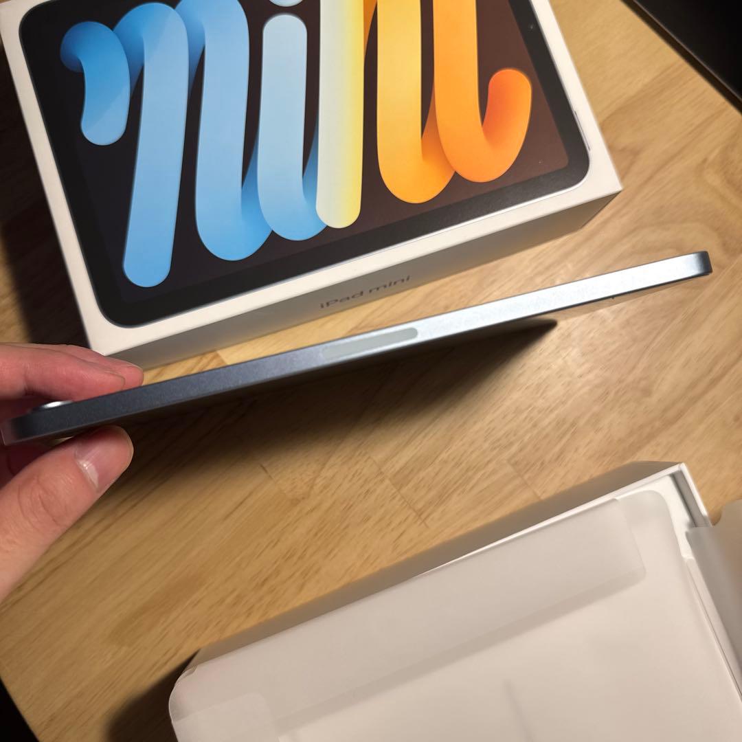 iPad mini 7世代 WiFiモデル + Pitakaケース