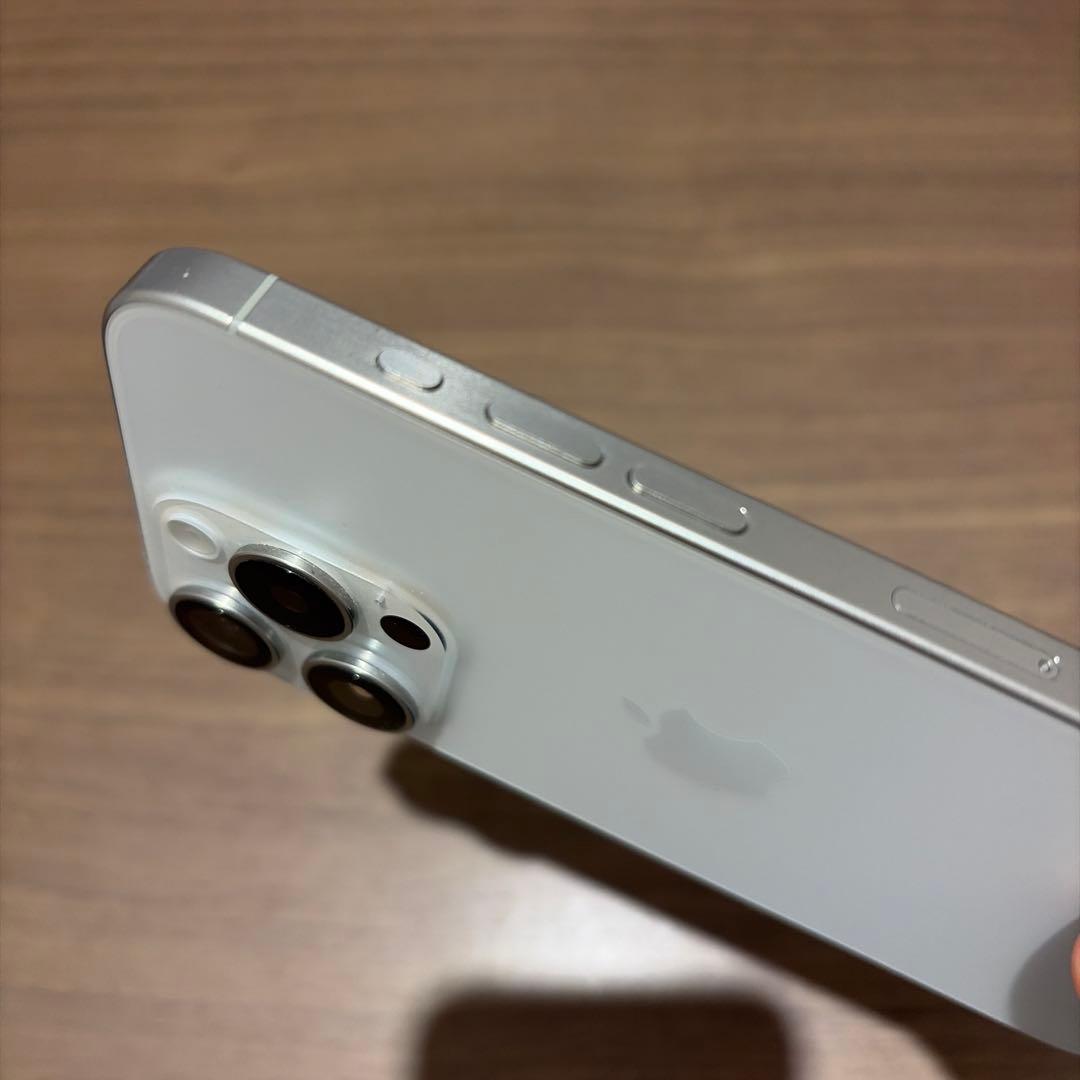 【美品】iPhone 15 Pro ホワイト 128GB
