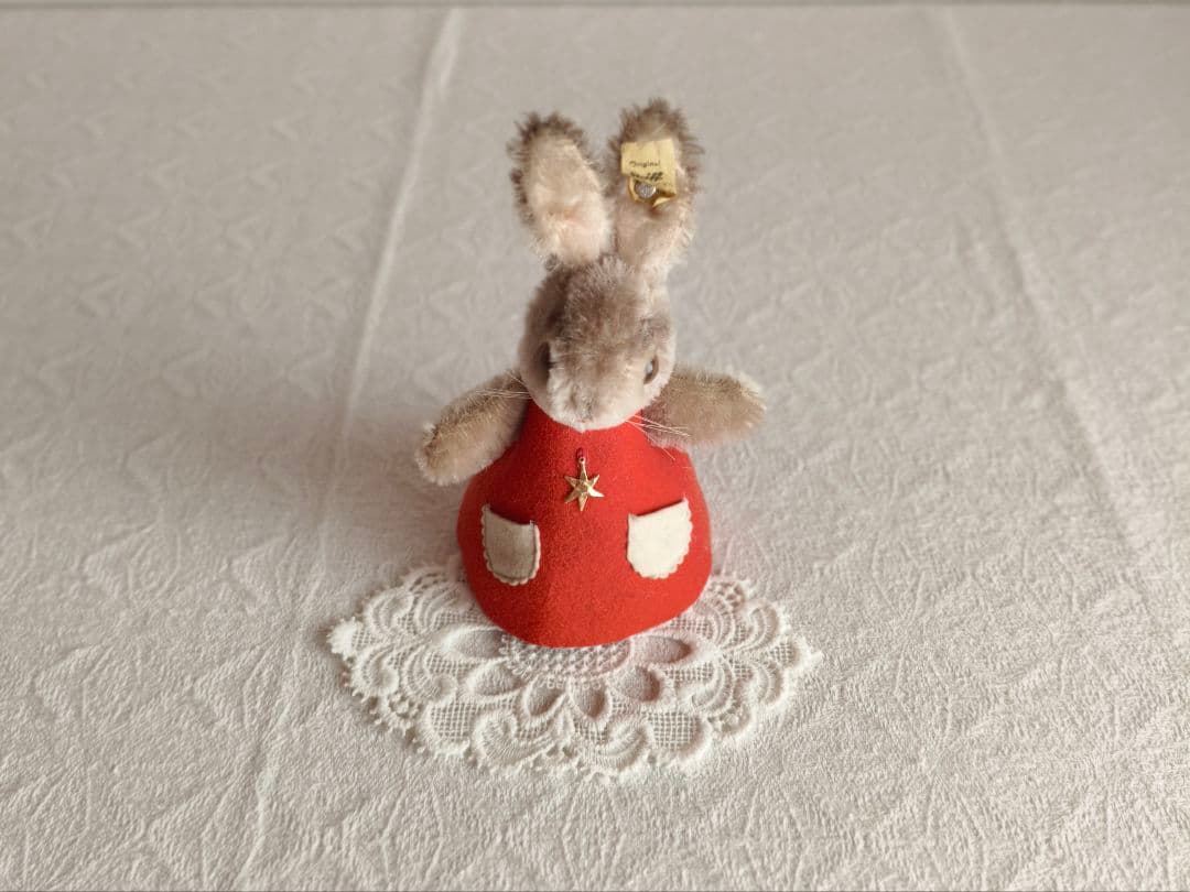 * vintage steiff ❀ * 赤いワンピースの ウサちゃん