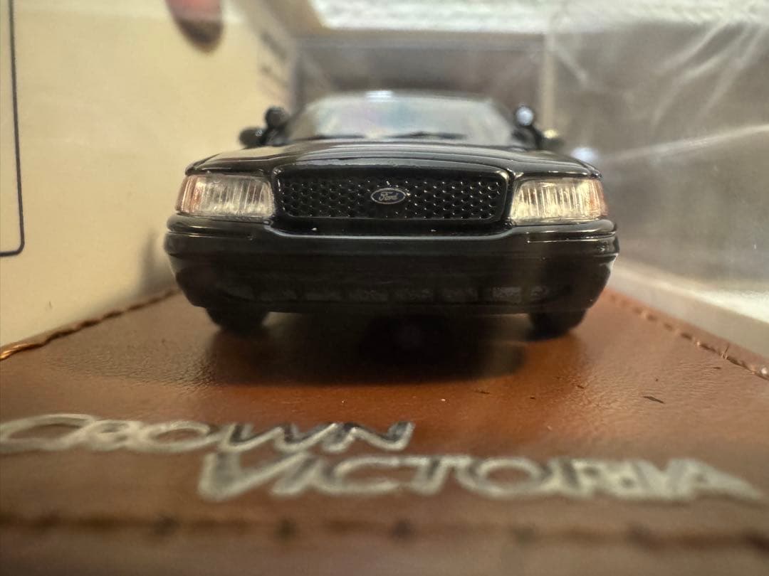 ミニカー GOC 1/64 CVPI & Suburban