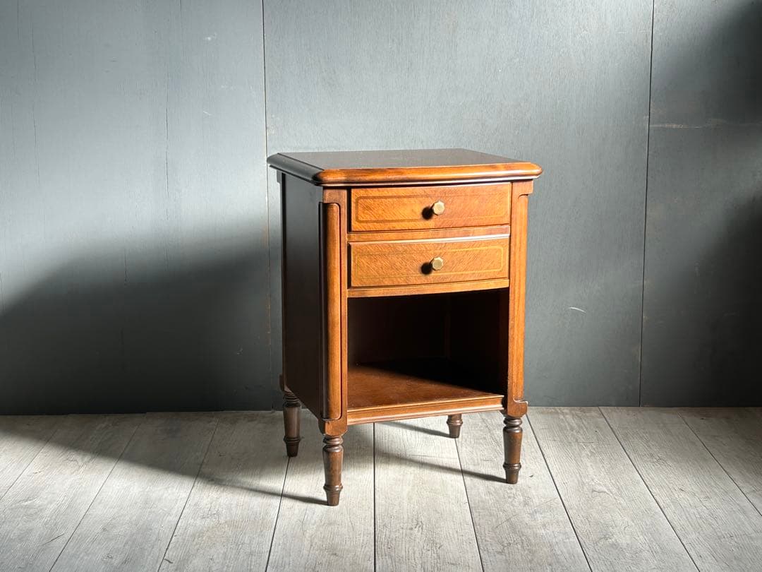 ① フランスベッド　ヨーロピアン　クラシカル　ナイトテーブル　アンティーク　IG