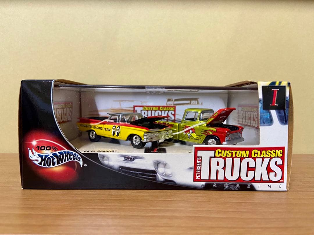 ホットウィール　カスタムクラシック　ムーンアイズ クレイスミス　セット