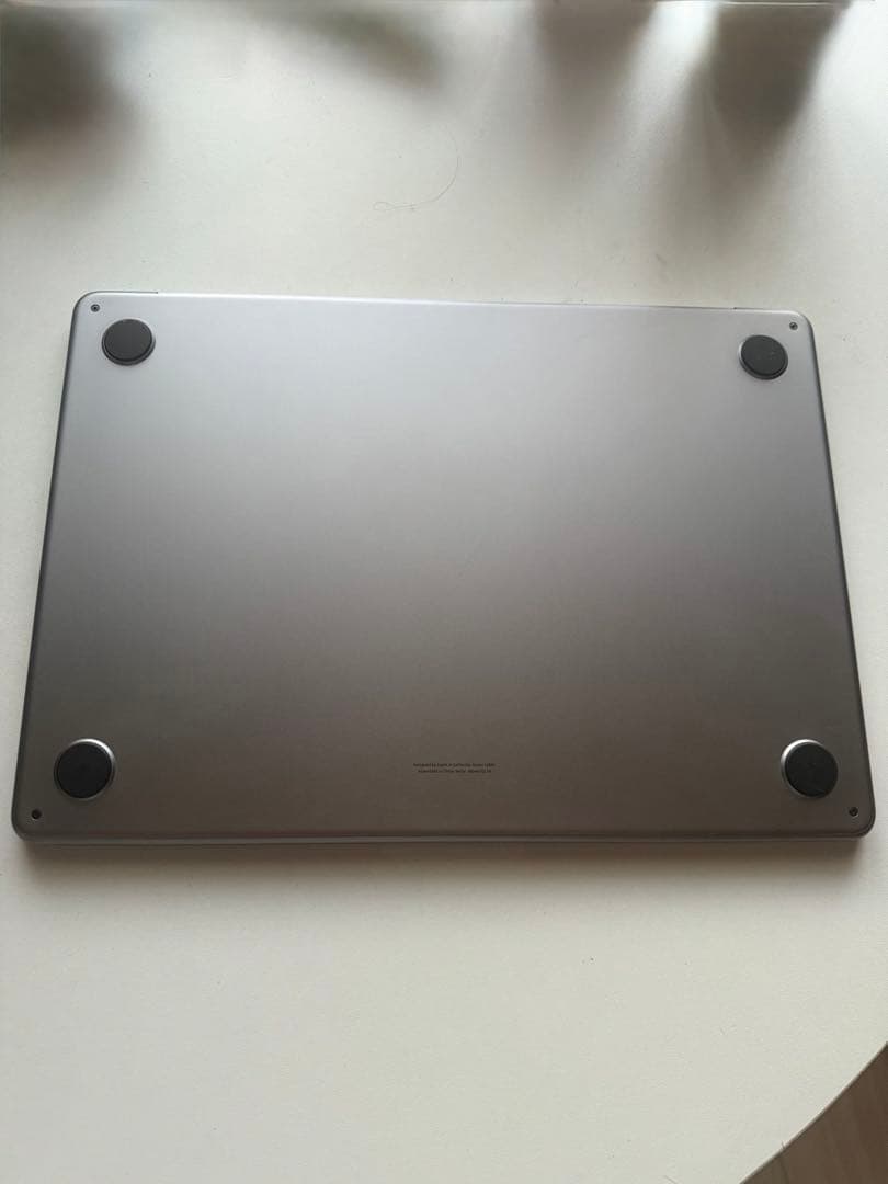 Apple MacBook Air (M2チップ)