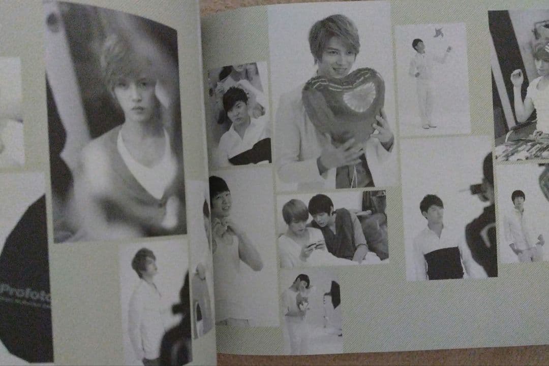 非売品　JYJ NATURE REPUBLIC サイン入　カレンダー 写真集