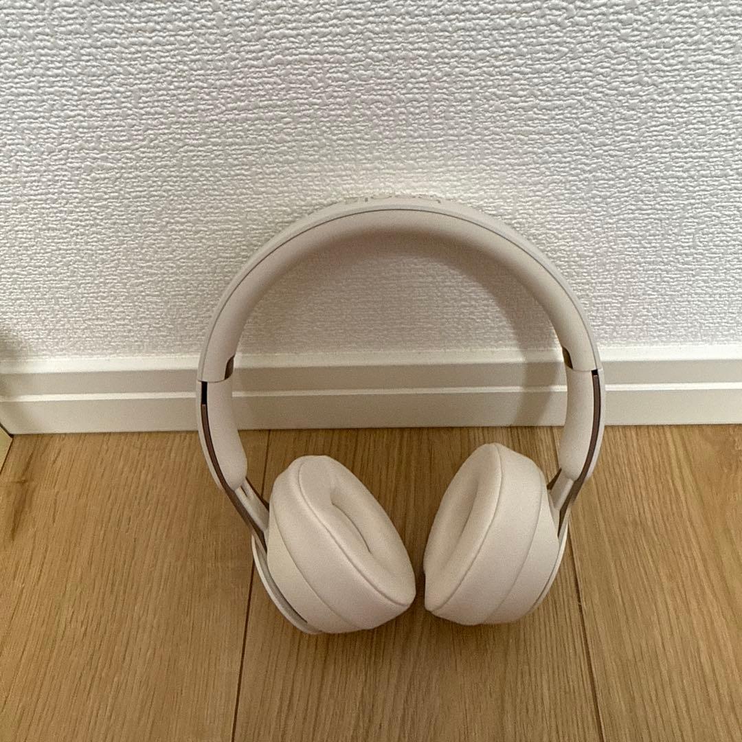 Beats SOLO PRO ワイヤレスヘッドフォン ホワイト