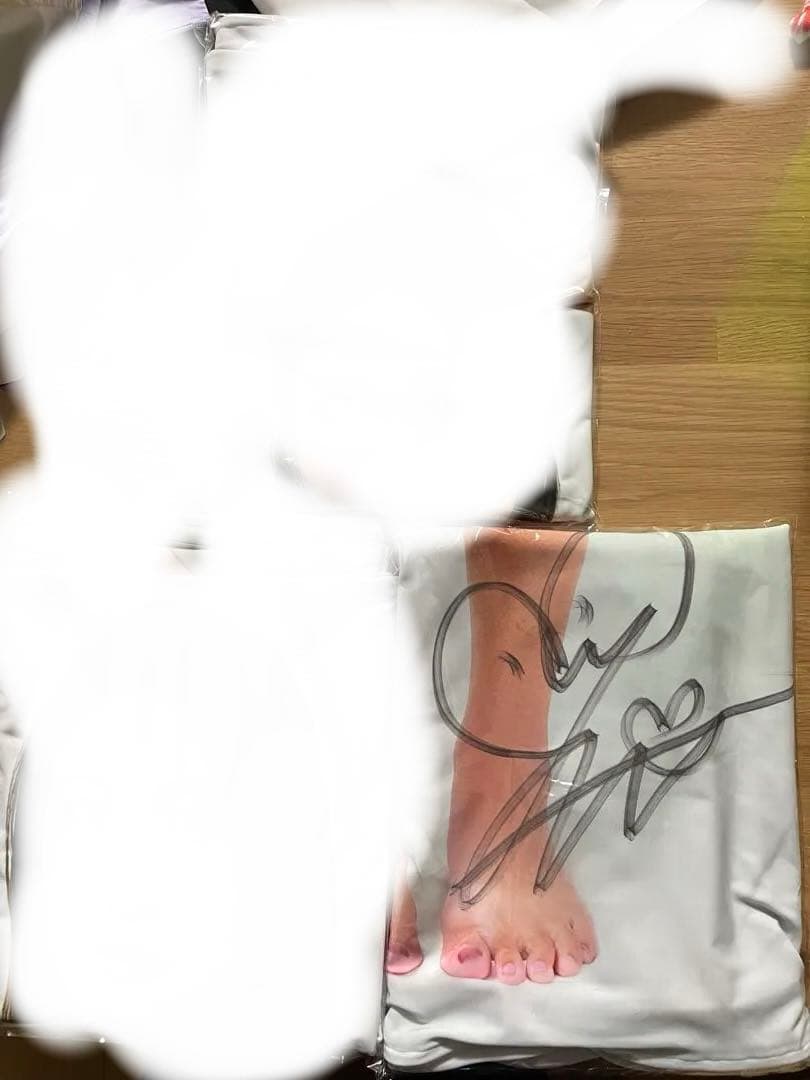 三田悠貴　等身大抱き枕カバーA 直筆サイン入り