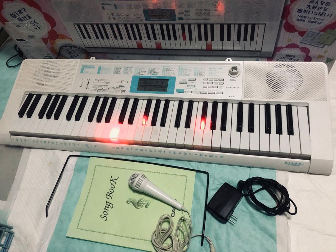 CASIO LK-128 電子キーボード 61鍵 光ナビゲーション機能付き