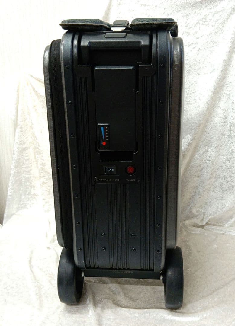 乗れるスーツケース Airwheel SE3S シルバー スーツケース キャリー