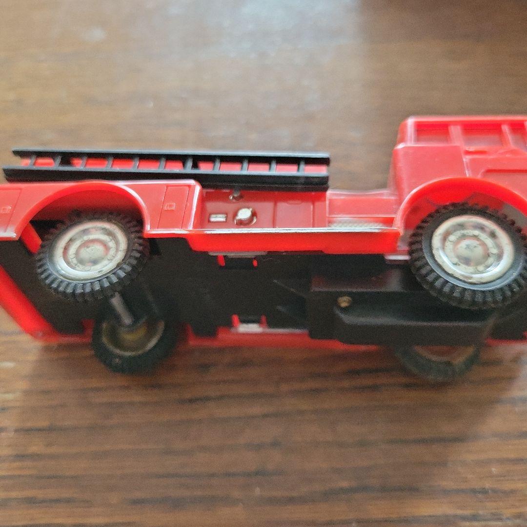 希少　アサヒ玩具　ISUZU 消防車F-130 赤 箱付き
