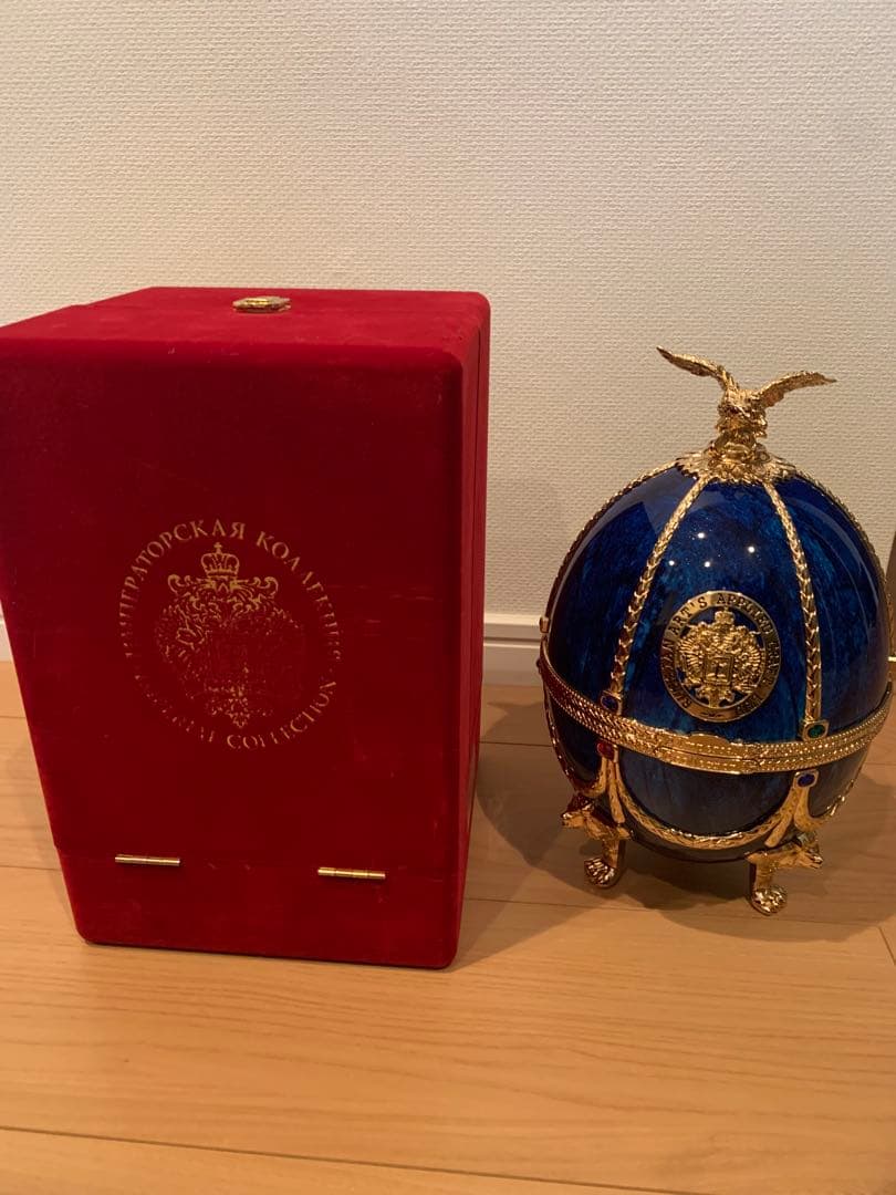 青いエナメル卵型コレクション