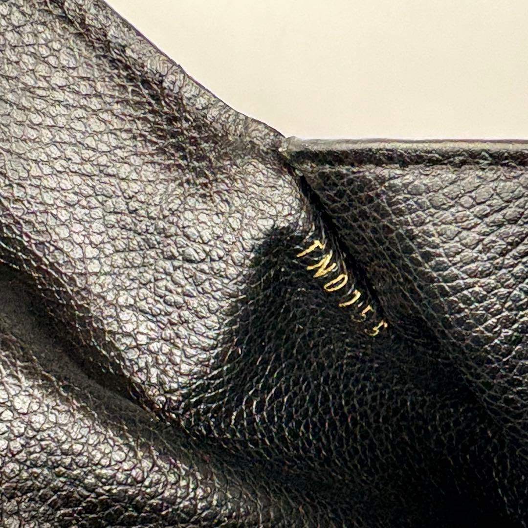 ルイヴィトン アンプラント ポシェットクレ ケース ブラック 黒