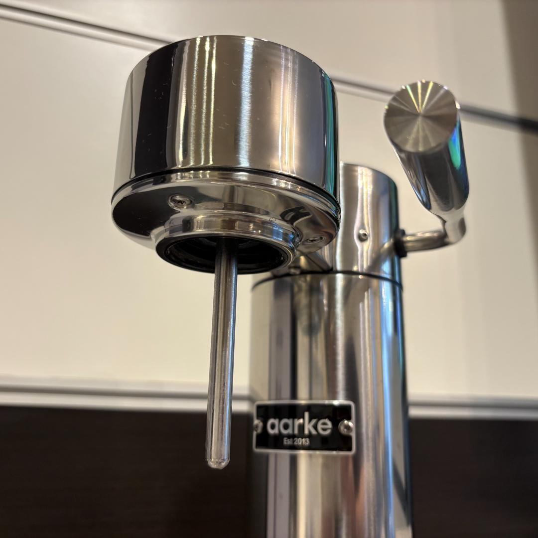 【aarke　美品】　新品ガス・新品ボトル付き　(アールケ 炭酸水メーカー )