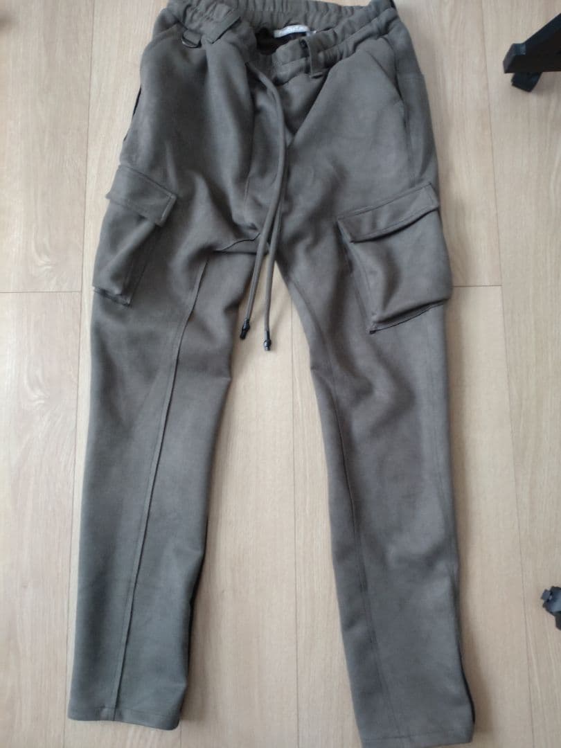 ミスチル桜井さん着用フランシストモークス　スエードサルエルパンツ