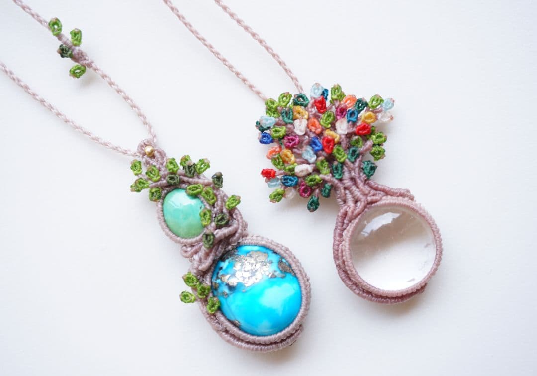《空と大地の間に》イラン産&チベット産　ターコイズ　マクラメ　ネックレス