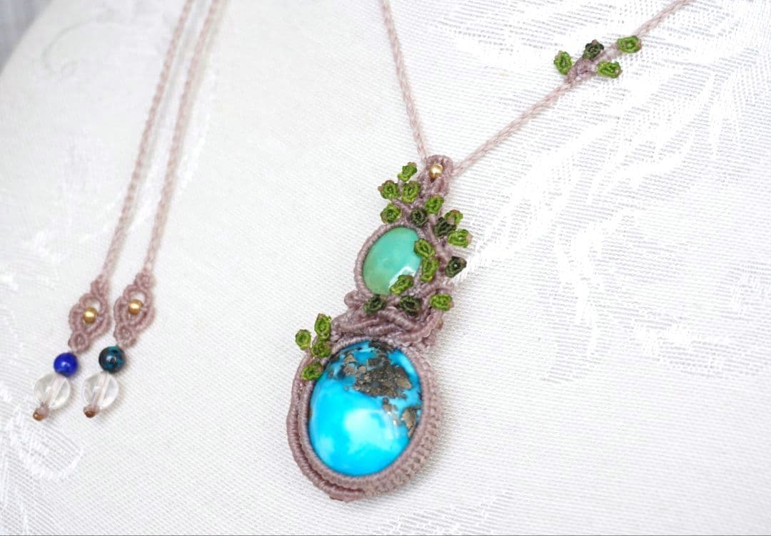 《空と大地の間に》イラン産&チベット産　ターコイズ　マクラメ　ネックレス