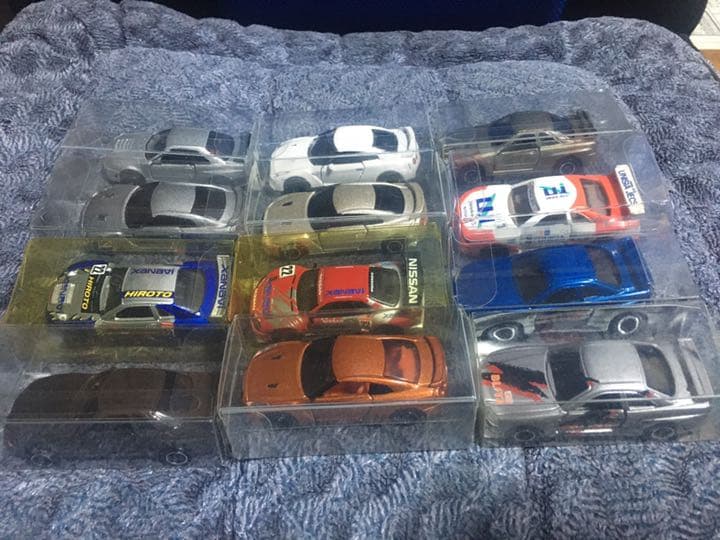 超大量の日産GTR色々美品状態おまけ2個付きです。