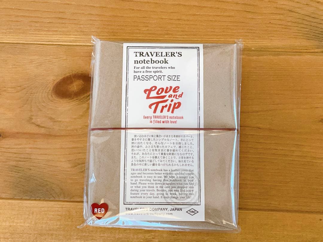 【限定】トラベラーズノートLove and Tripレッドパスポートサイズ