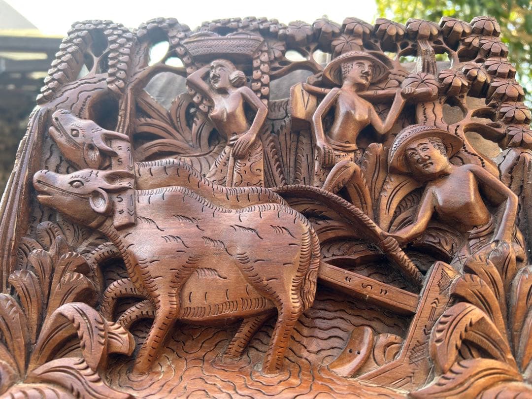 バリ島　木製彫刻 農村風景 約30cm x 20cm