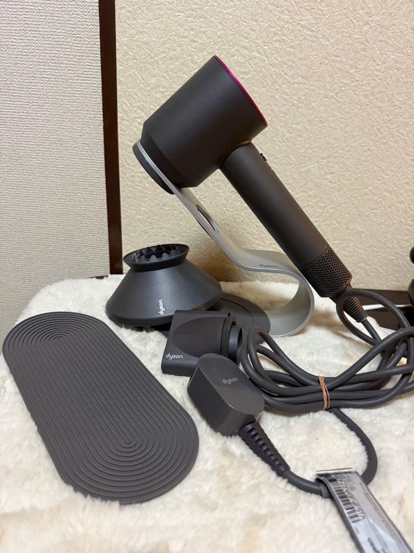 ダイソン　dyson supersonic HD01