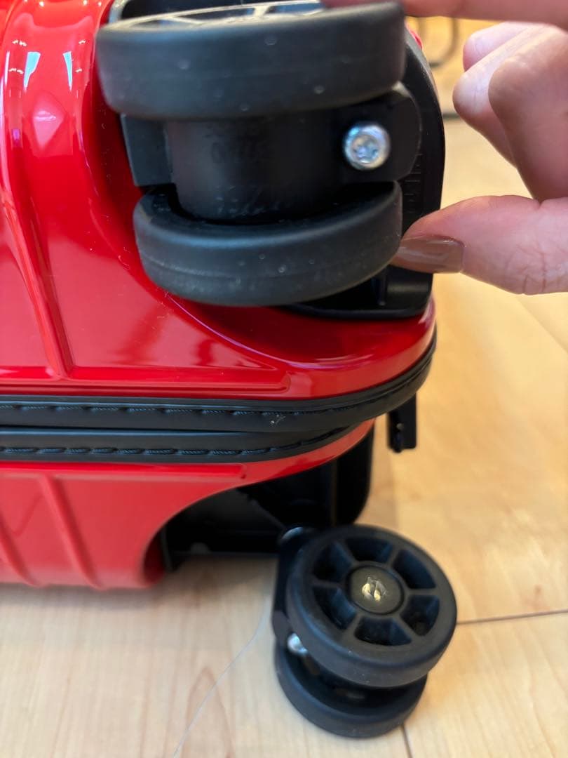 RIMOWA 赤 ハードキャリーケース 31ℓ機内持ち込みサイズ