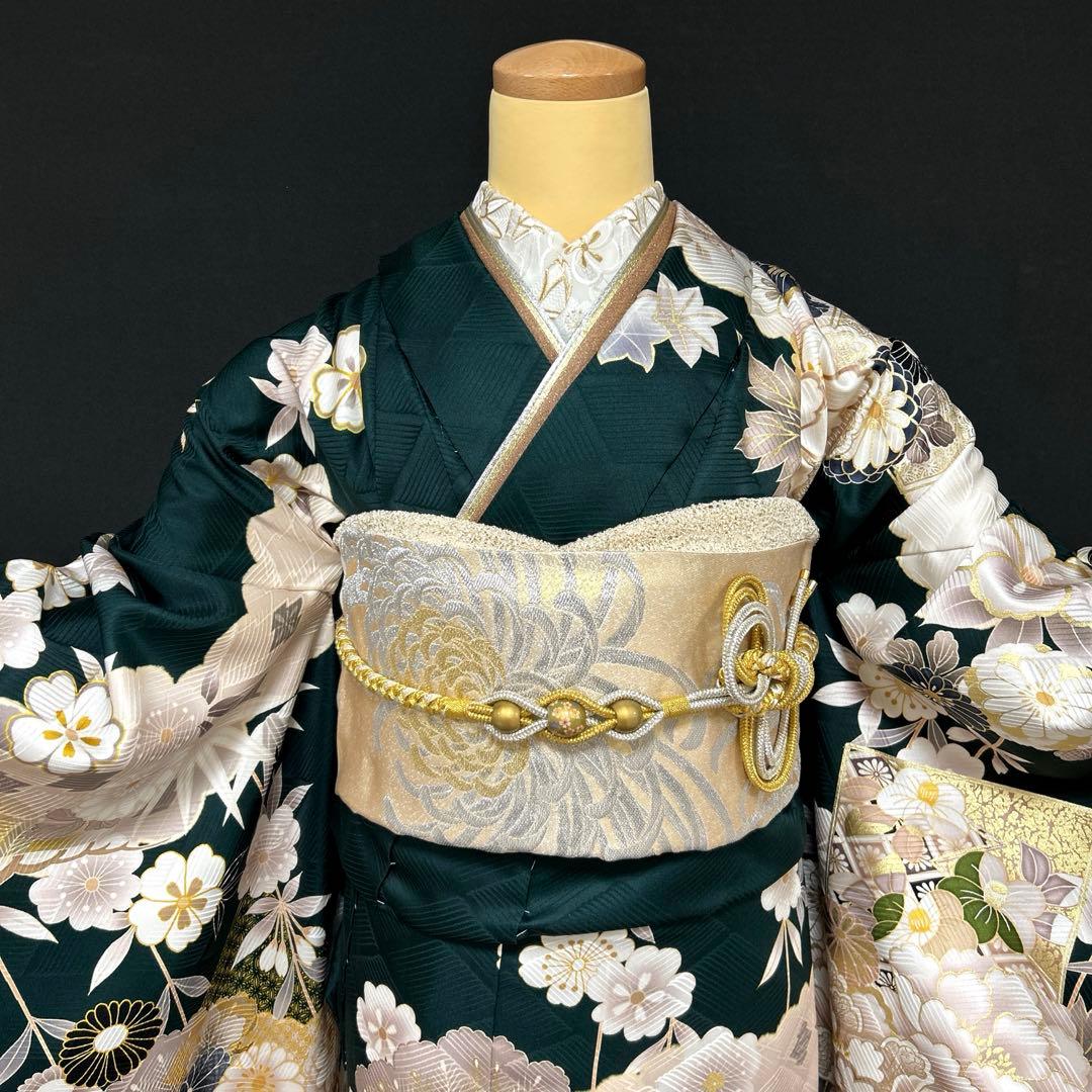 深緑色の豪華な牡丹に松竹梅の古典振袖フルセット(ガード加工・着物バック・髪飾り)
