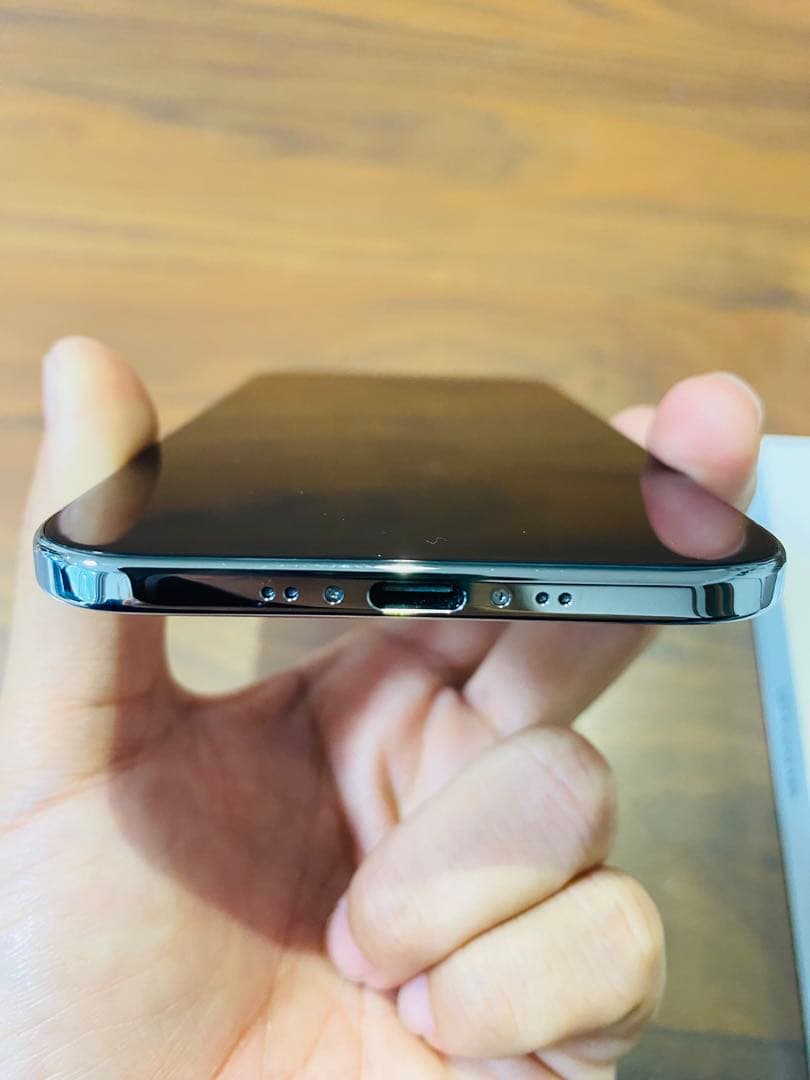 iPhone Air 256GB (SIMフリー) スカイブルー『極美品』