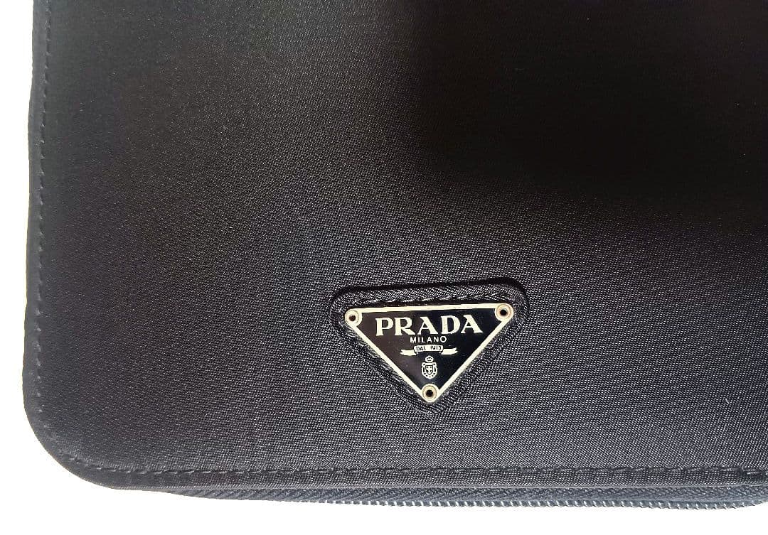 極美品 プラダ 　PRADA　ネクタイケース　ネクタイ収納　キャリングケース