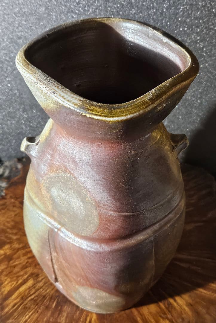 県重要無形文化財保持者　松井興之 造　備前花入　共箱　共布　陶歴書　茶道具茶器