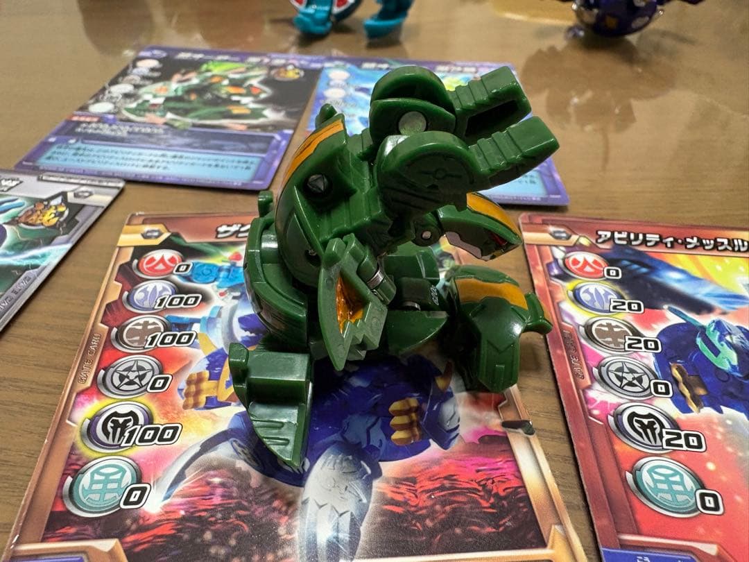 爆丸　サンズデッキ　滅ホロヴォス、硬タンクァー、堅パンツァー　カード　金属パーツ